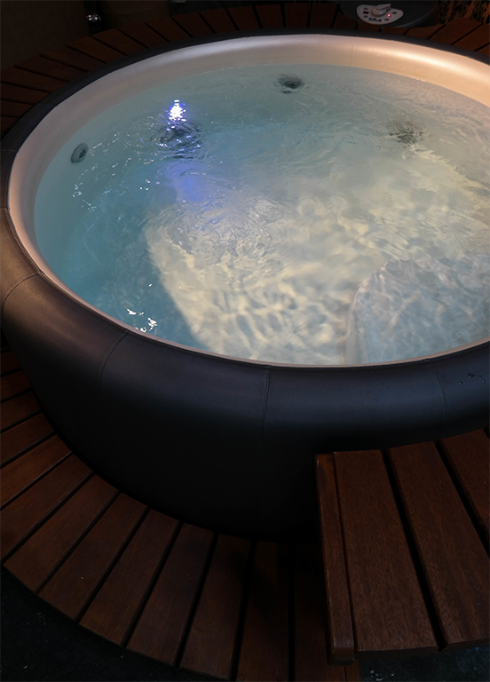 Custom hot tub spa