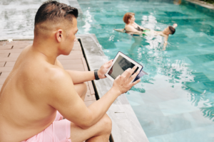 Swimming Pool Contractor's Smart Pool Guide